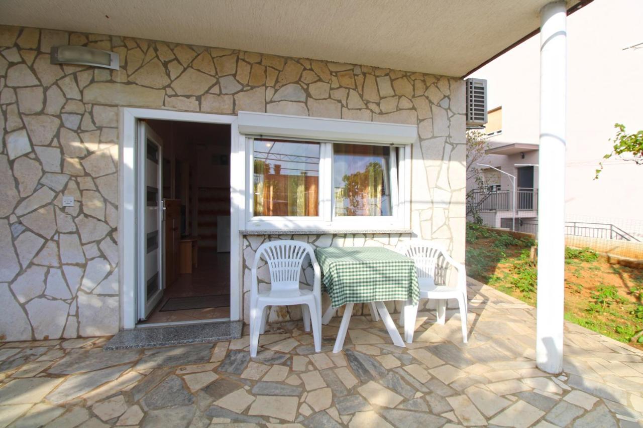 Apartments Valerija 847 Pula Exterior photo