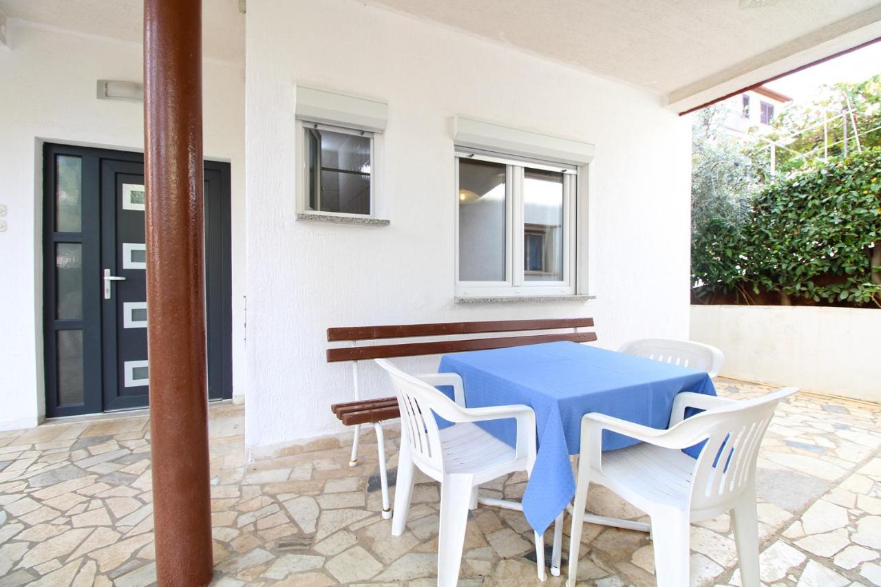Apartments Valerija 847 Pula Exterior photo