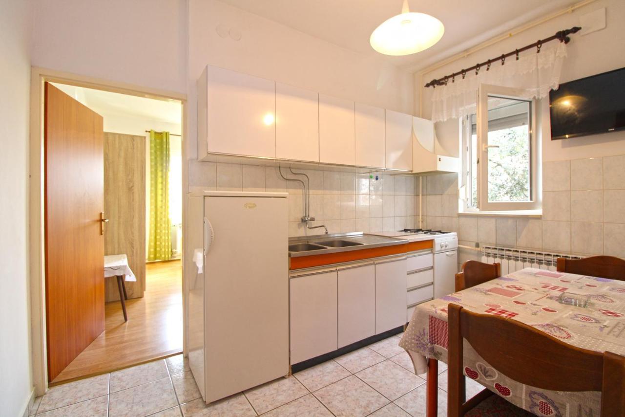 Apartments Valerija 847 Pula Exterior photo